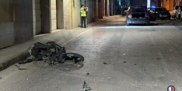 Schianto tra Mercedes e scooter a Zabbar: giovane gravemente ferito