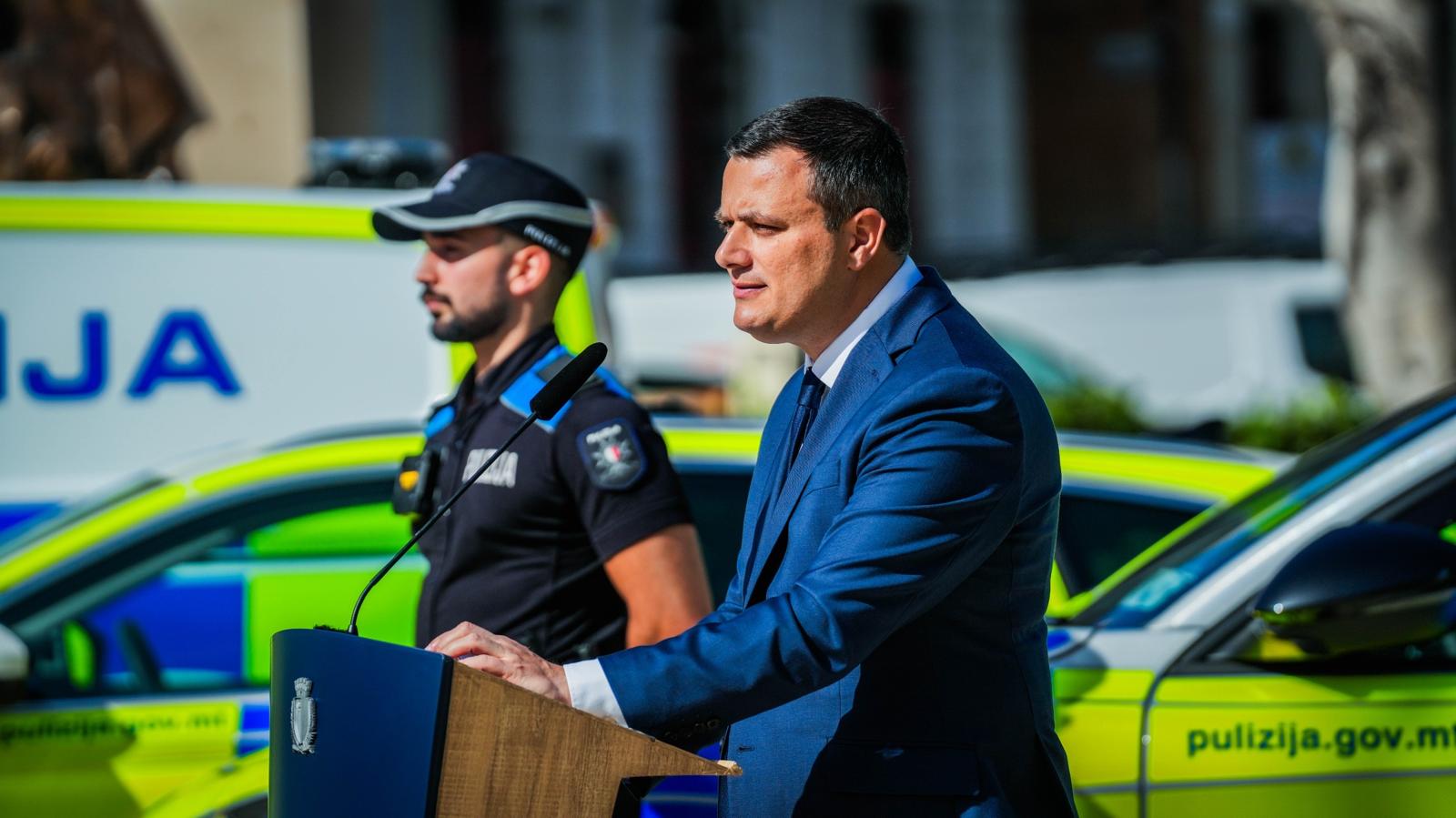 Stretta sul turismo cafone, arrivano le multe lampo per gli stranieri maleducati