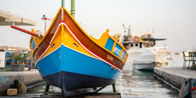 Un secolo di storia torna a navigare: restaurato uno degli ultimi “firilli” di Malta