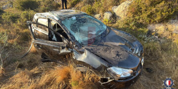Perde il controllo dell’auto e finisce in un campo: grave una donna di 33 anni