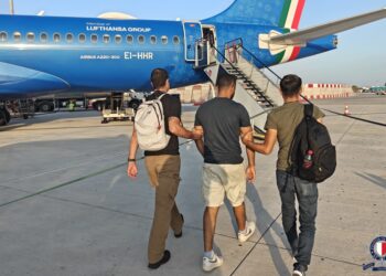 Fuori dal Paese e banditi dall’Europa: la Polizia rimpatria due pregiudicati