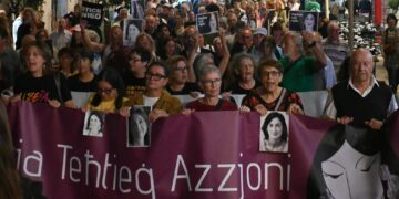 «Siamo il rumore che non volevano»: Malta in piazza per Daphne Caruana Galizia, nove anni dopo