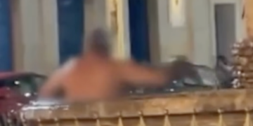Bagno nudo nella fontana della piazza di Zebbug: la polizia avvia un’indagine